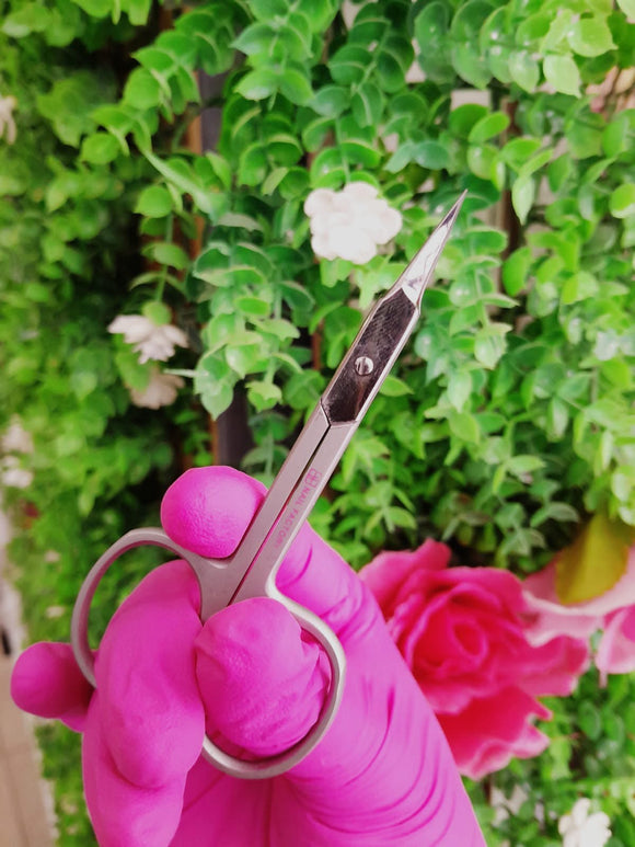 Nail Factory Tijera Para Manicure Plateada